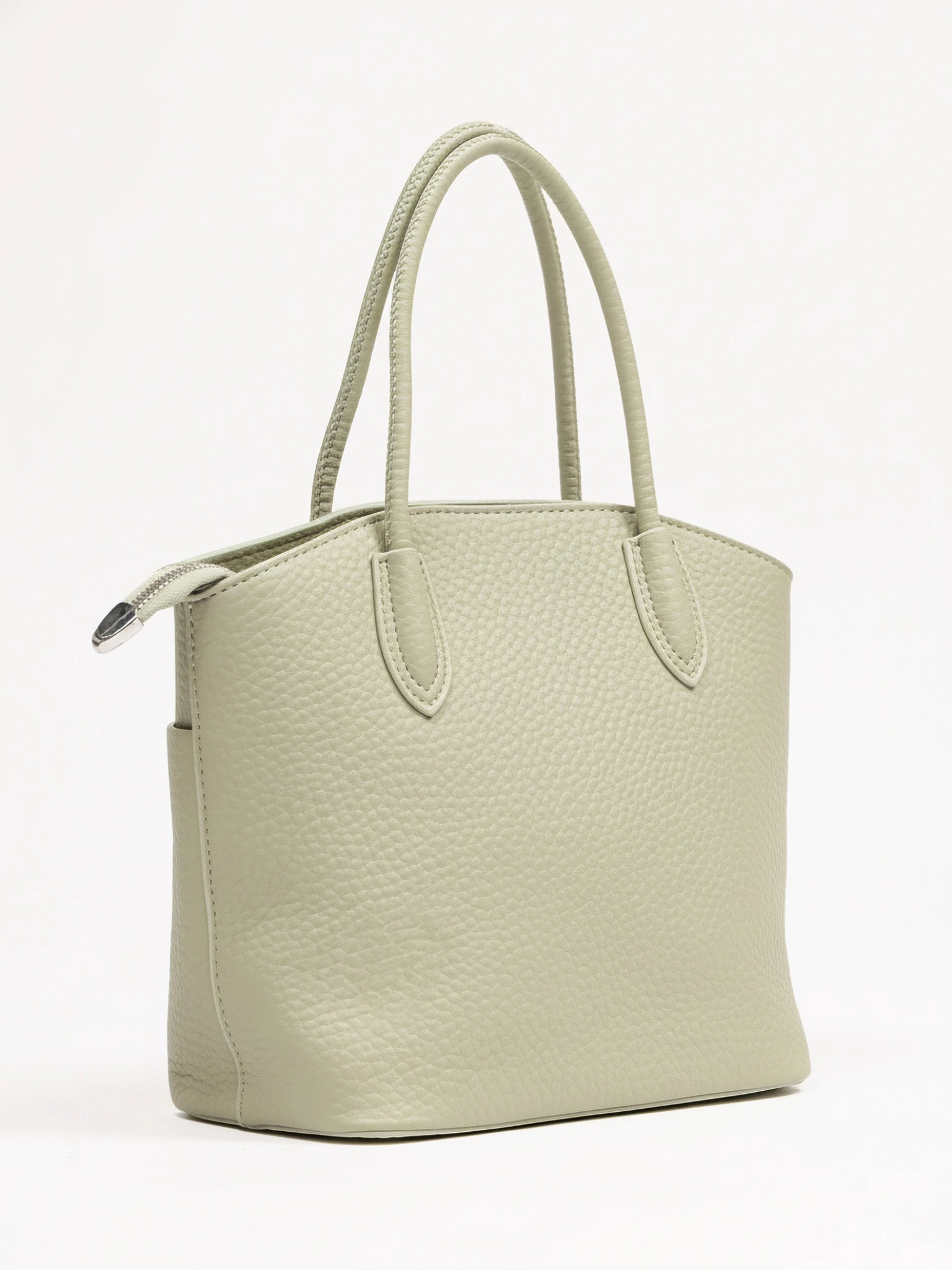 Сумка-тоут с округлыми ручками и декоративным платком в ассортименте